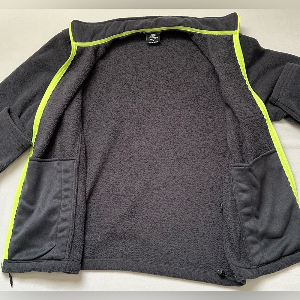 EUC New Balance Jacket Windbreaker Size M Charcoal Fleece with Neon Highlights - Picture 3 of 9